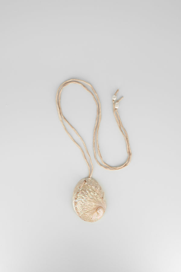 Tan silk & peach abalone lariat