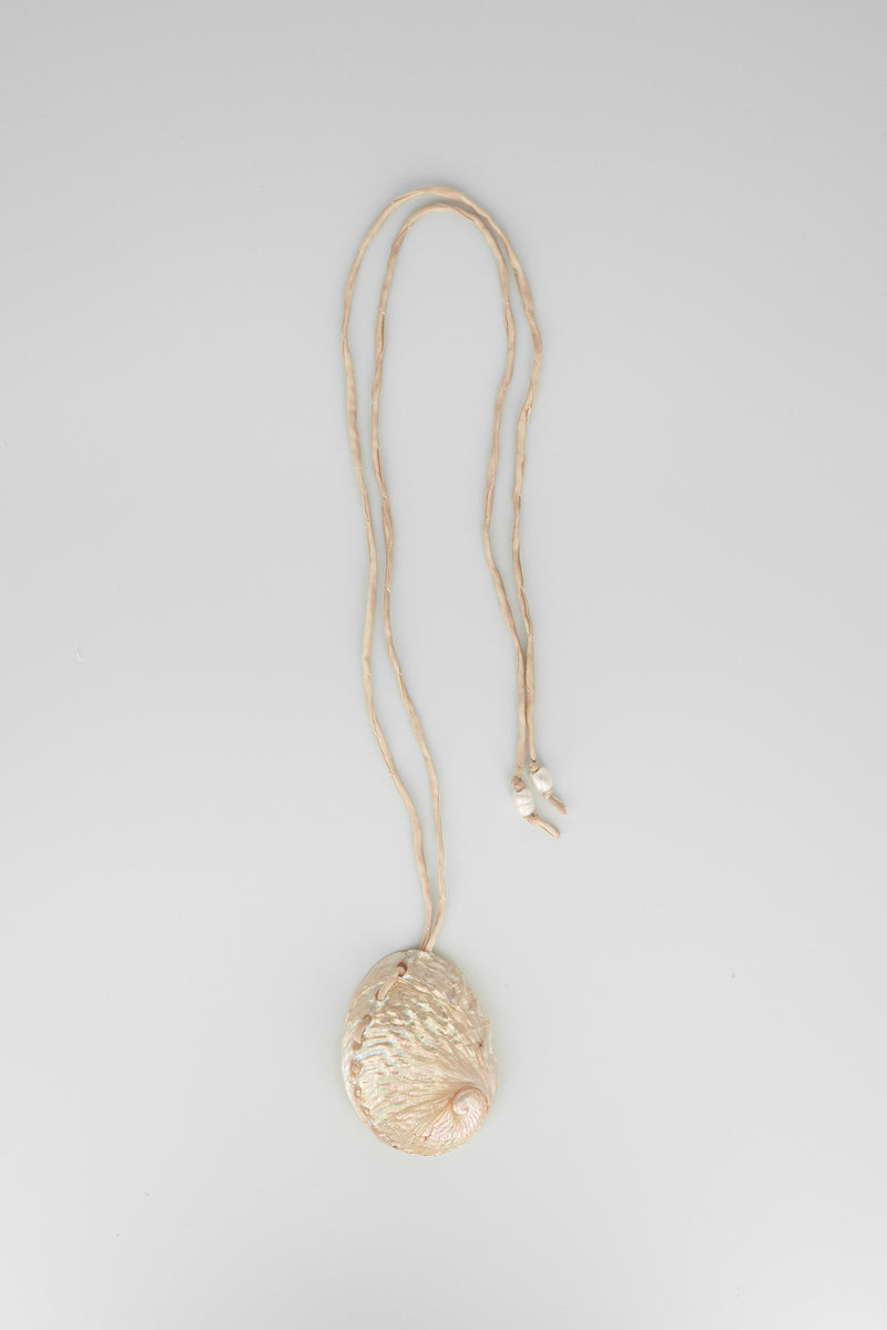 Tan silk & peach abalone lariat