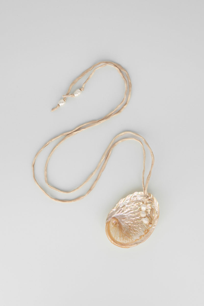 Tan silk & peach abalone lariat