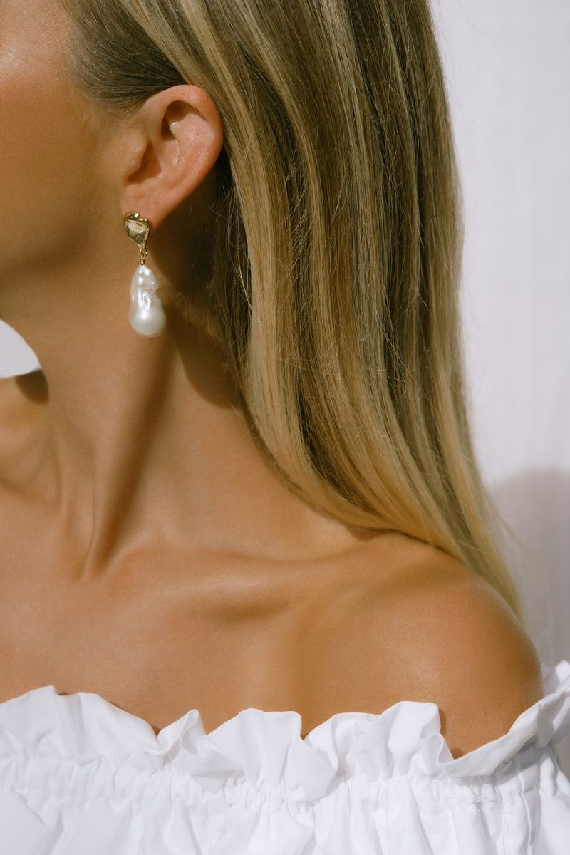 Artificial Diamonds Party Wear Traditional Gili Diamond Earrings, 3.54 Gm,  18Kt