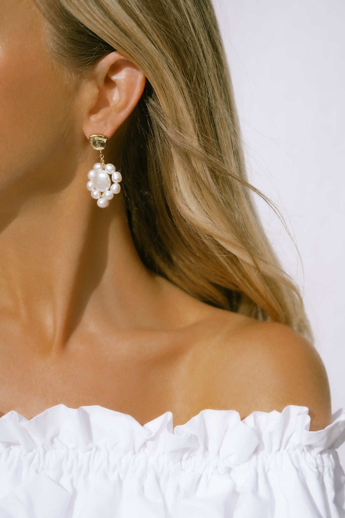 Versailles Earrings main image 1